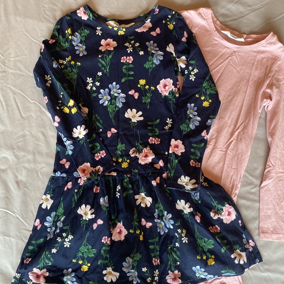 H&M three dress bundle. Size 4-6y and 5-6y. Polka dot, flowers, pink. - Picture 6 of 13
